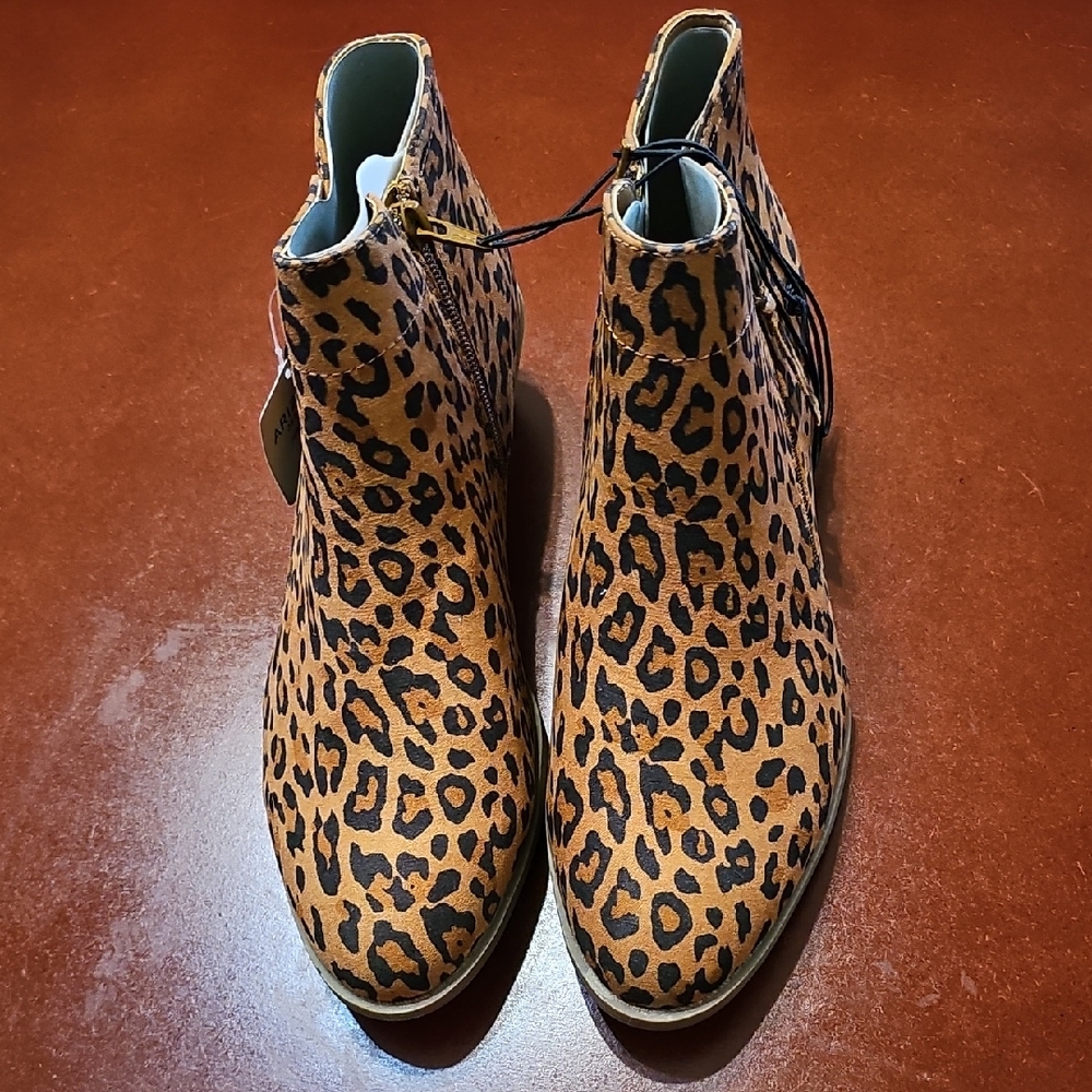 Arizona Jean Company Leopard Print Ankle Booties